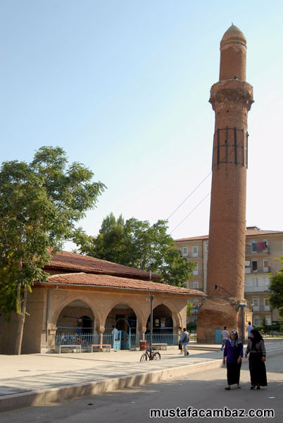 aksaray kzl minare (eri minare) camii