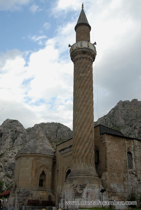 burmal minare camii- amasya