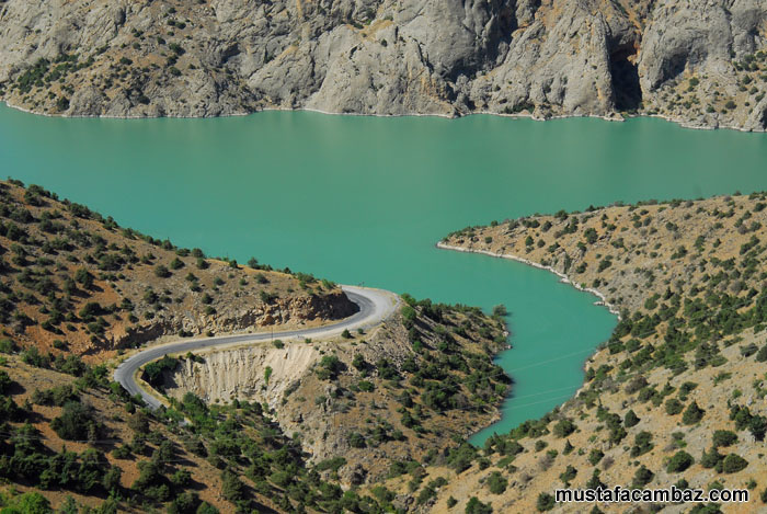 kemaliye yolu- keban baraj gölü